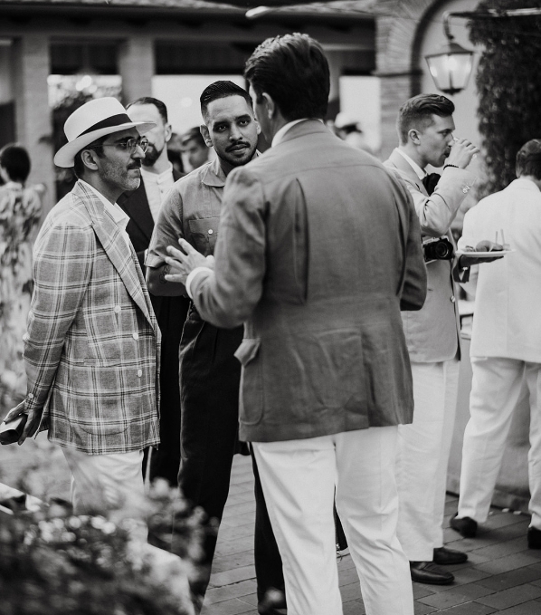 Waar moet een trouwpak aan voldoen?